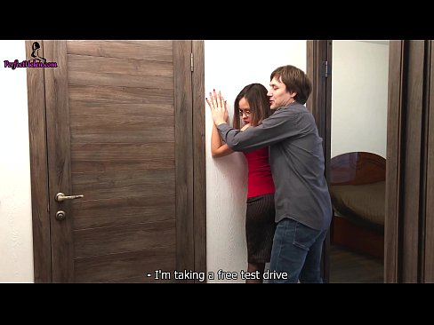 ❤️ 섹시한 부동산 중개인은 그녀의 아파트를 판매하는 동안 그녀의 음부를 관능적으로 경련시키고 잤어요 - krempai 포르노 ko.mysexgamer.ru에서 ﹏